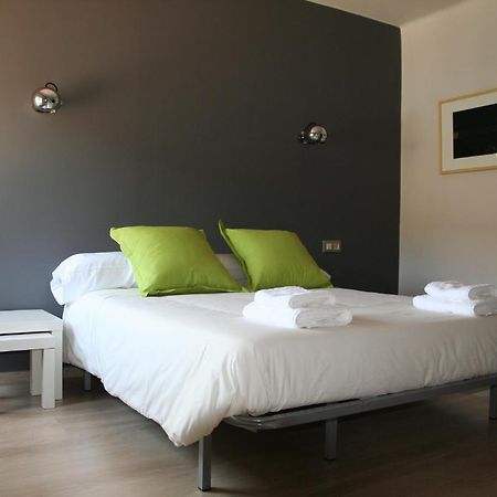 Hostal Totsompops Colera Luaran gambar