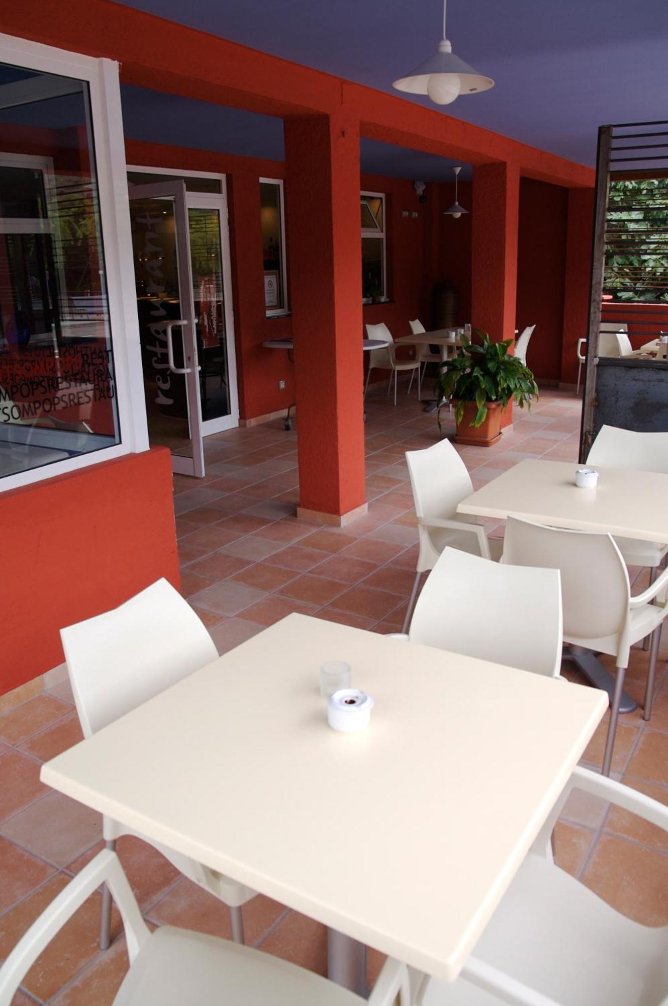 Hostal Totsompops Colera Luaran gambar