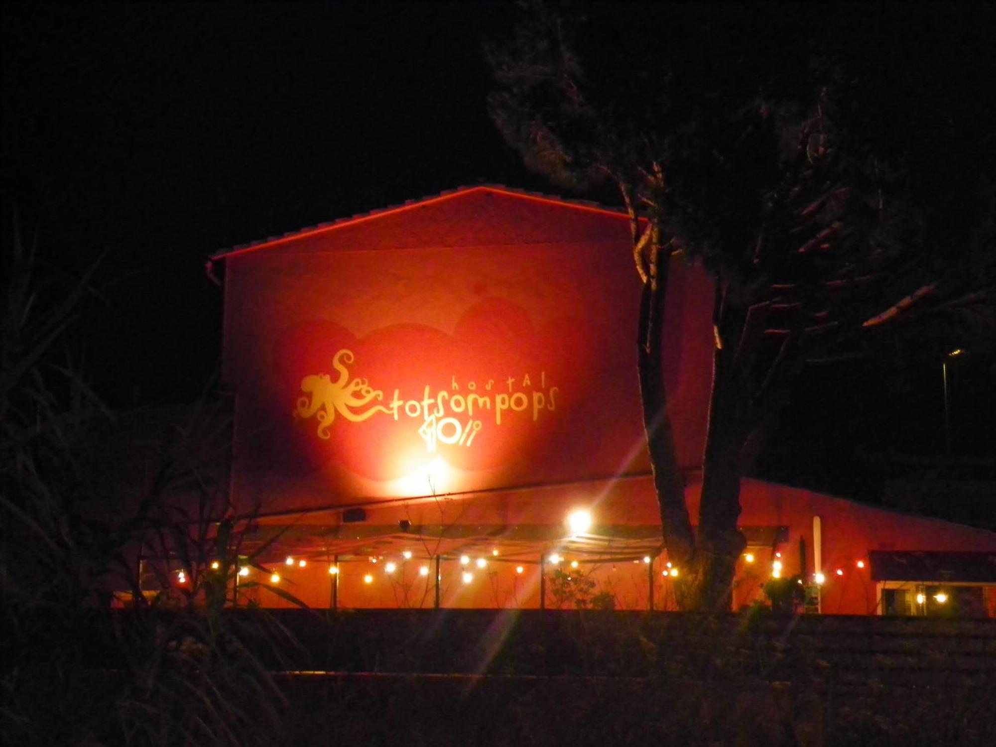 Hostal Totsompops Colera Luaran gambar