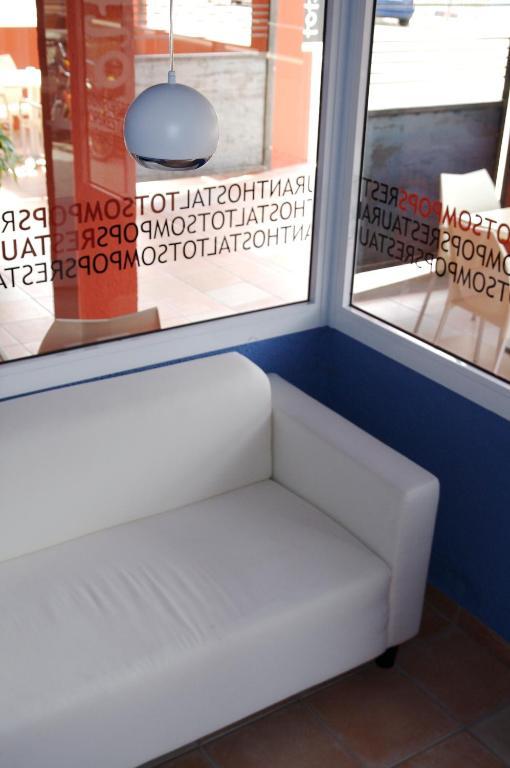 Hostal Totsompops Colera Bilik gambar