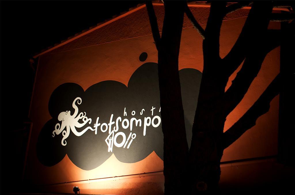 Hostal Totsompops Colera Luaran gambar